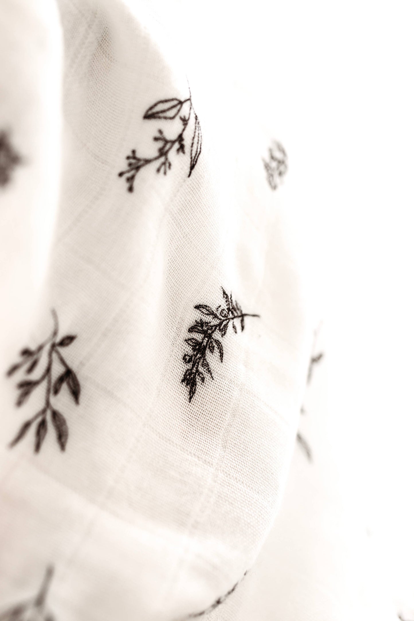 DesignsbyalittlebitofHope - Little leaves muslin blanket