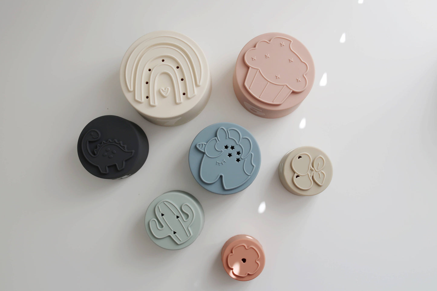 Marlowe & Co - Classic Silicone Stacking Nesting Cups