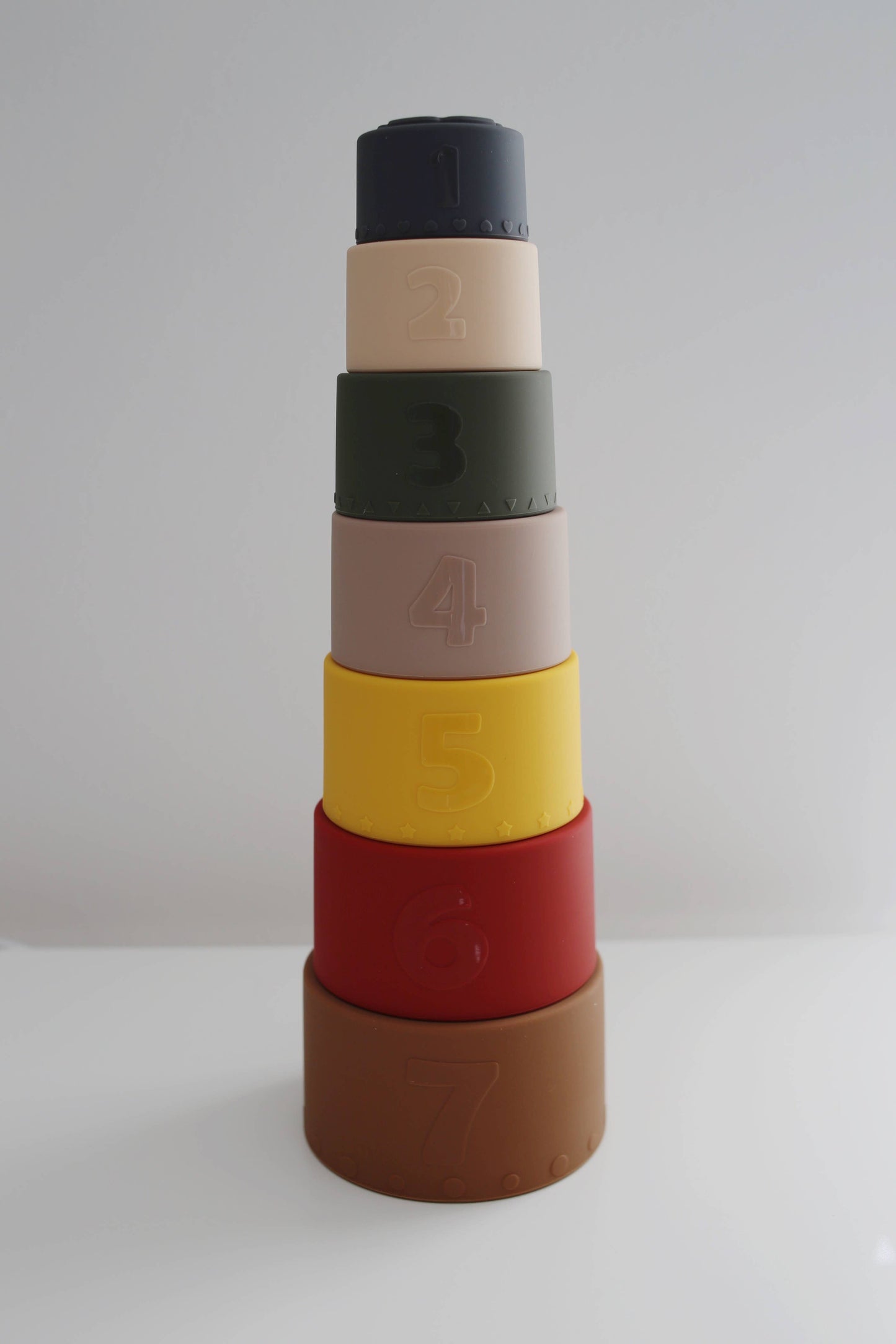 Marlowe & Co - Retro Stacking Silicone Nesting Cups