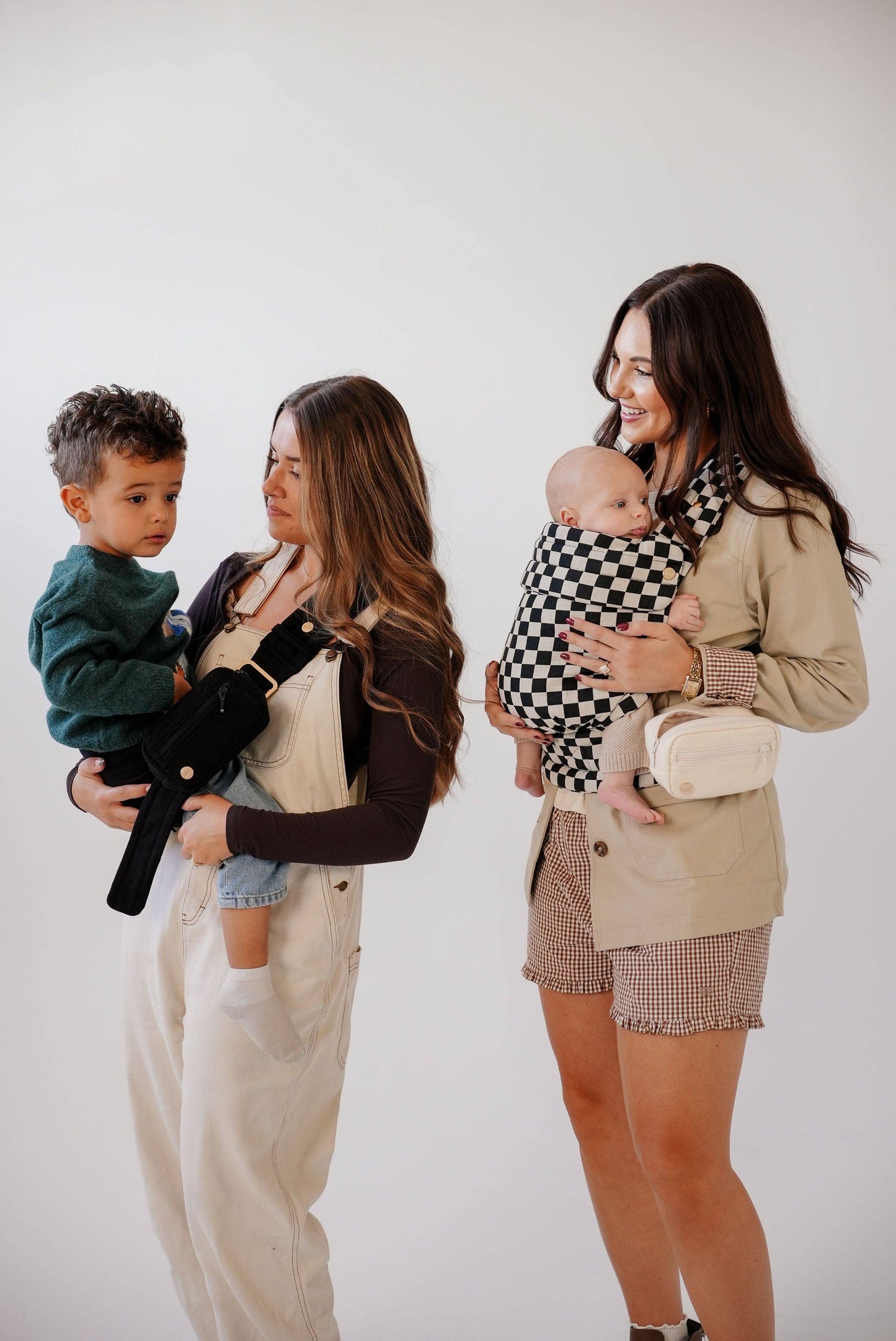 Mabē Baby Carriers - The Monarch Accessory Bag - Houndstooth