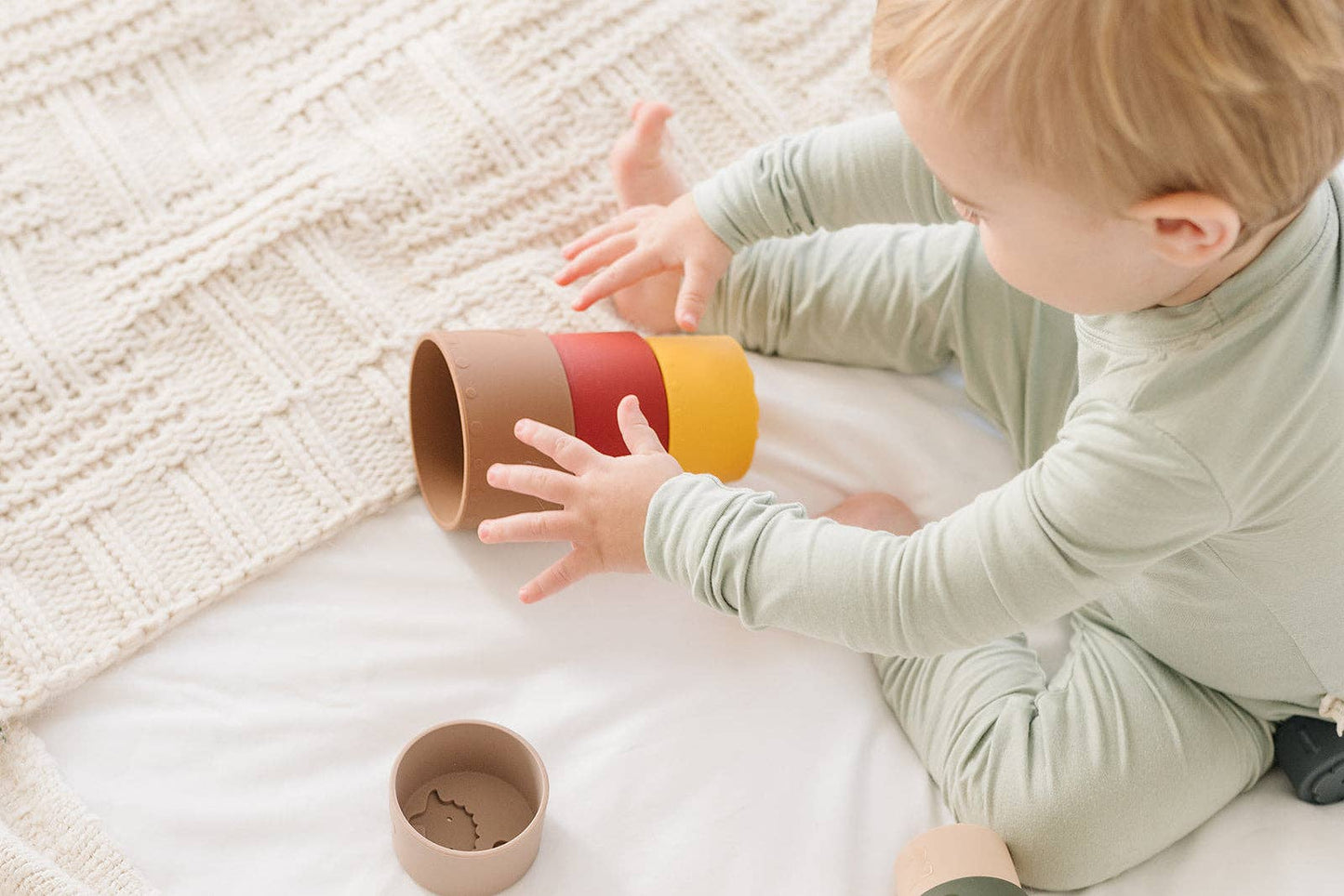 Marlowe & Co - Retro Stacking Silicone Nesting Cups