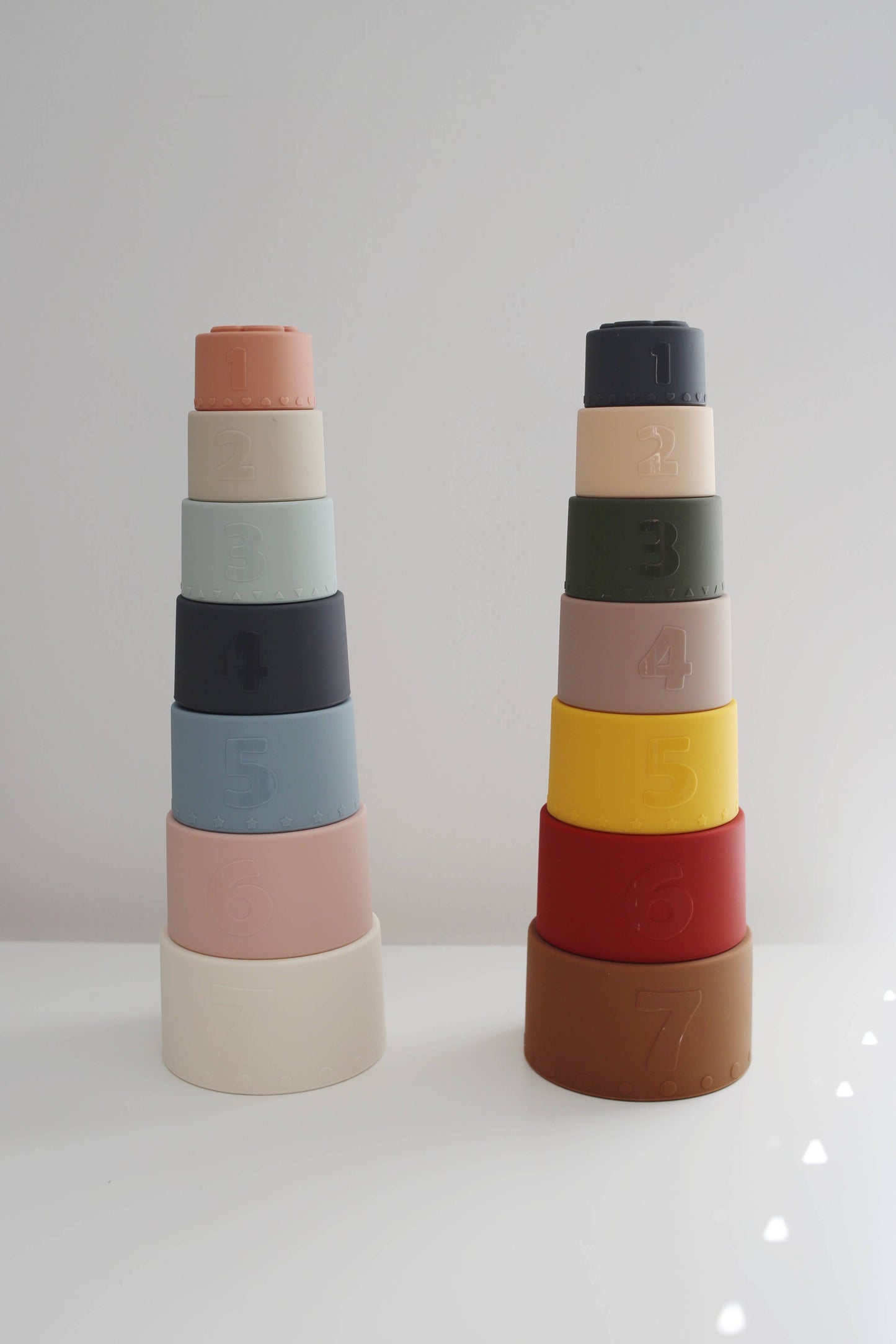 Marlowe & Co - Retro Stacking Silicone Nesting Cups