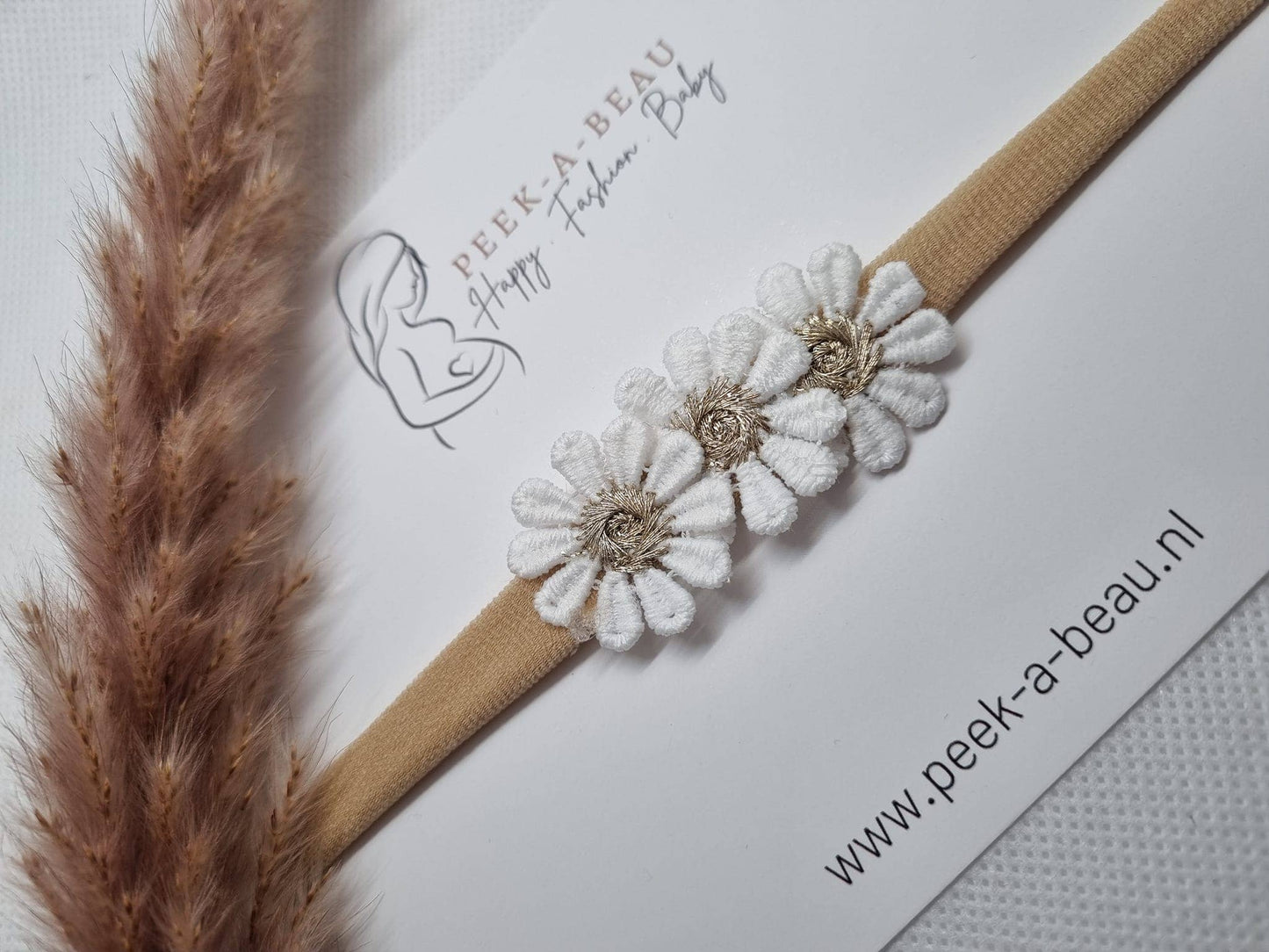 Peek a beau - Daisy gold