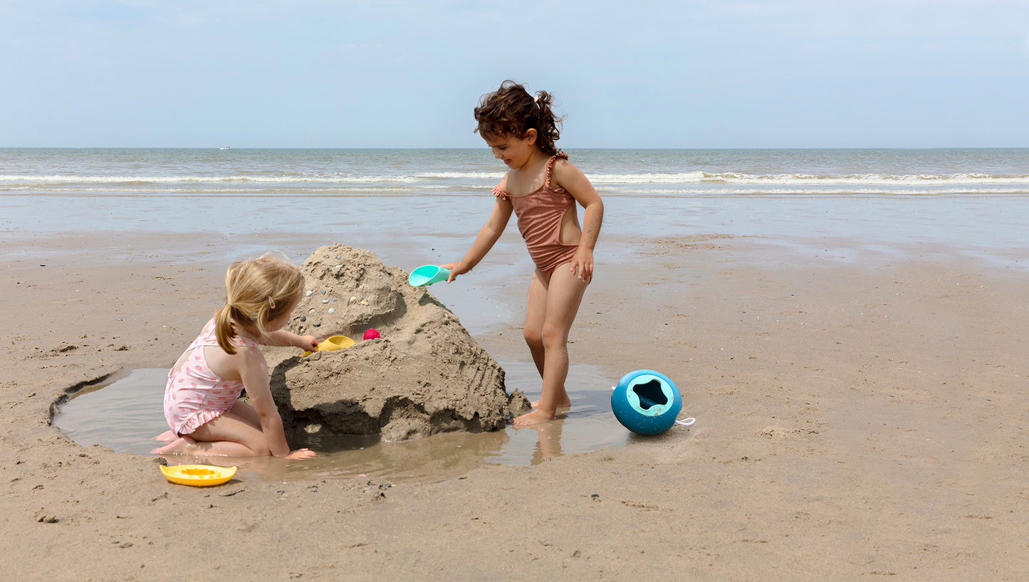 Quut Toys - Quut Beach Set - Mini Ballo, Cuppi and Magic Sand Shape