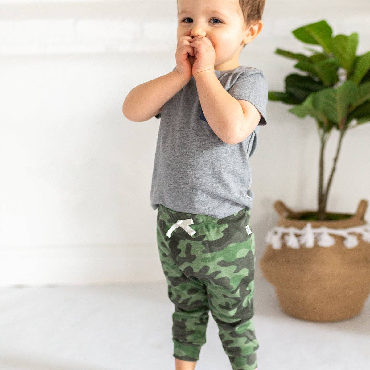 Patrick Jogger in Camo: Green / cotton / 6-12m