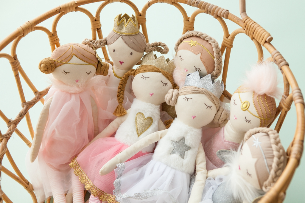 Annie & Charles® ballerina: B
