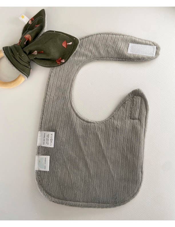 Port & Starbird - Welcome to the Jungle bib