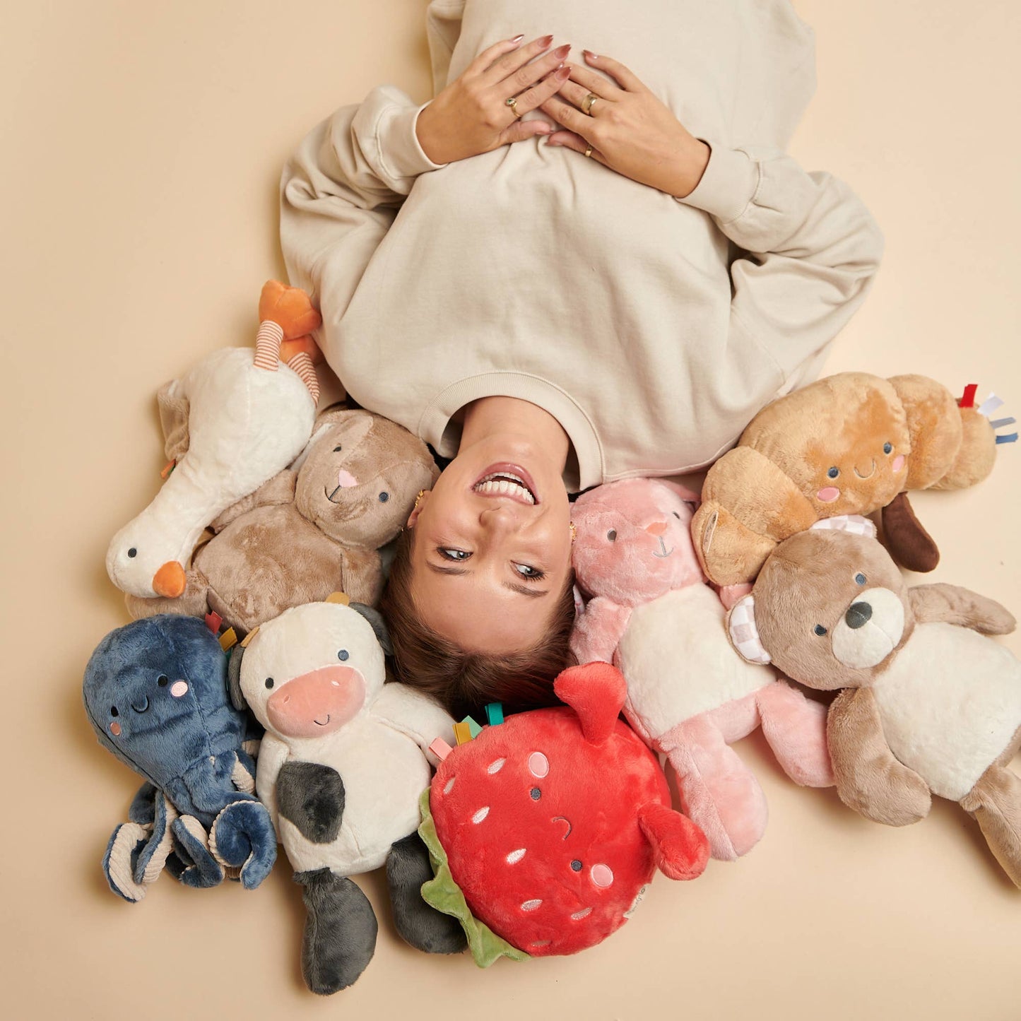 Itzy Ritzy - *NEW* Sweetie Snuggles™ Plush