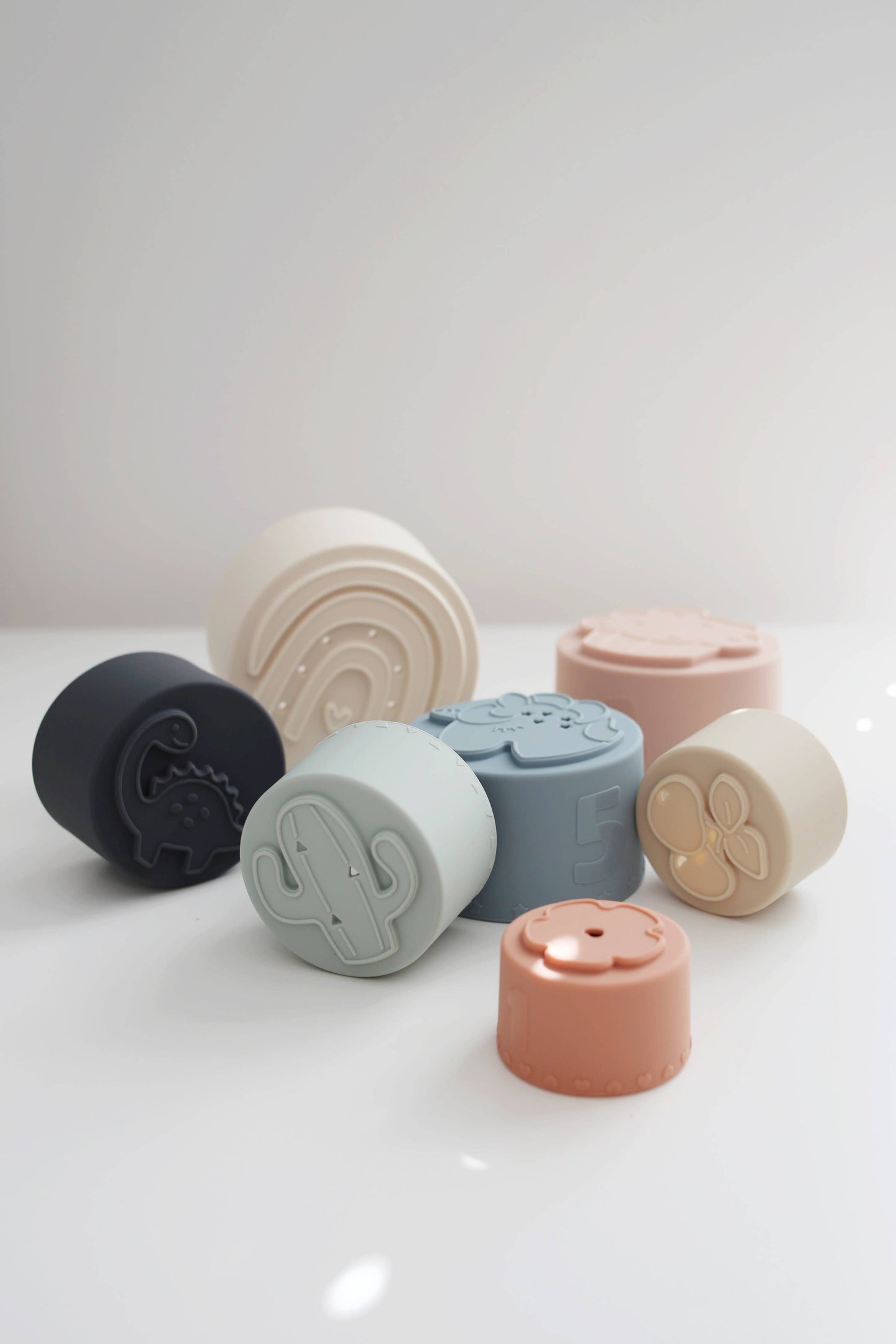 Marlowe & Co - Classic Silicone Stacking Nesting Cups