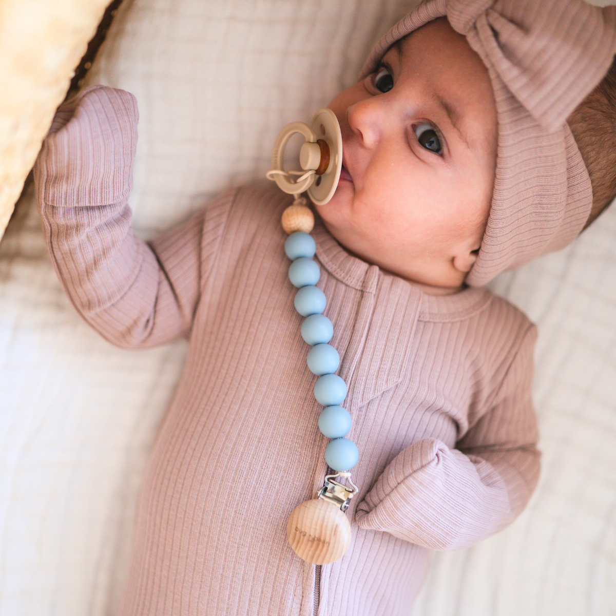 bug + bean kids - Pacifier Clip Holder | Silicone + Beech Wood | Cloud (Blue)