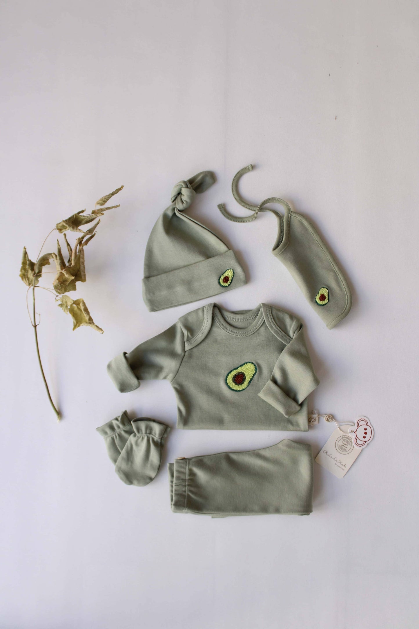 Honey and Hive - Avocado Patterned 5 Piece Newborn