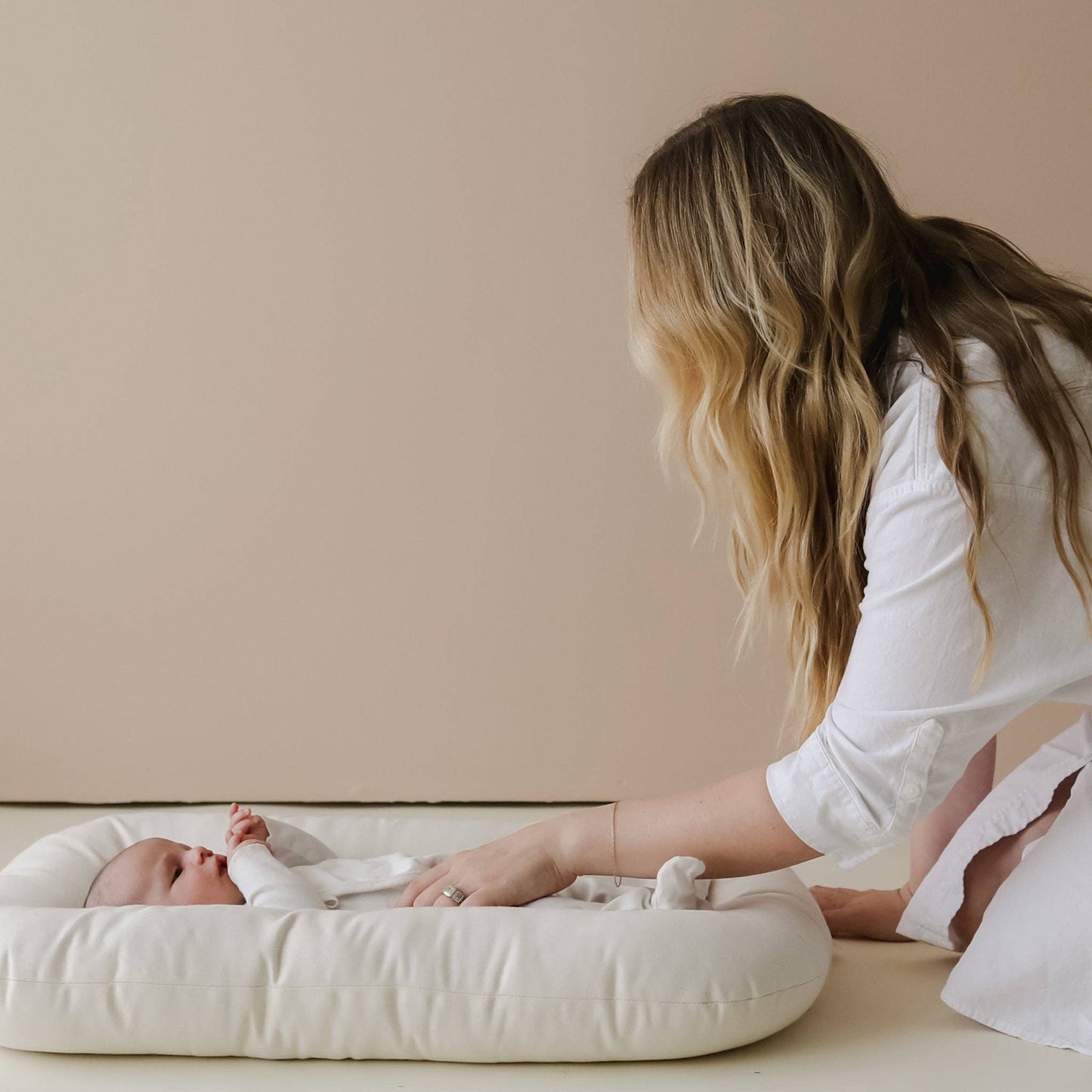***Available In-Store Only***Snuggle Me Organic - Infant Lounger | Natural