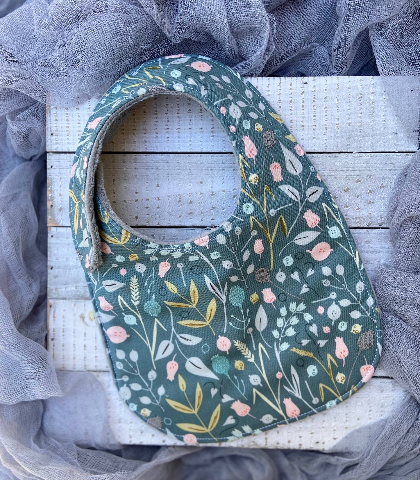 Port & Starbird - Ditzy Floral Bib