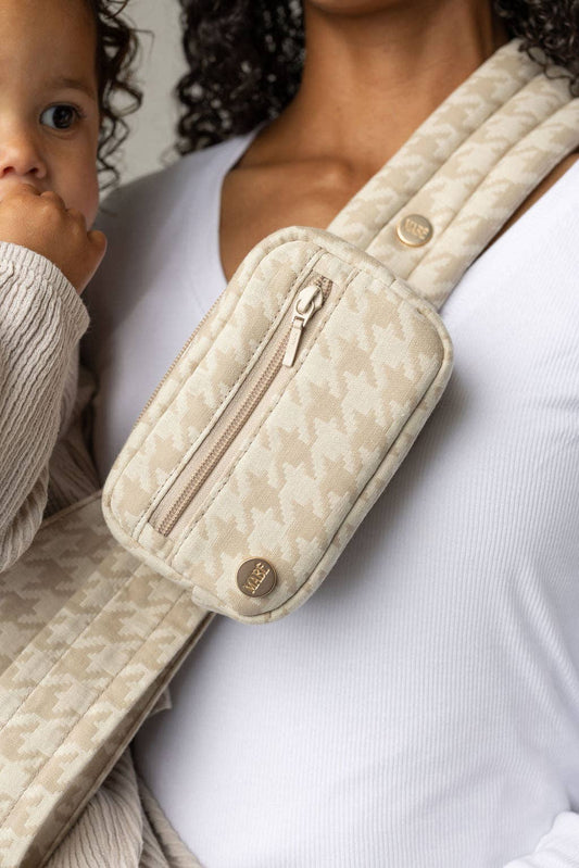 Mabē Baby Carriers - The Monarch Accessory Bag - Houndstooth