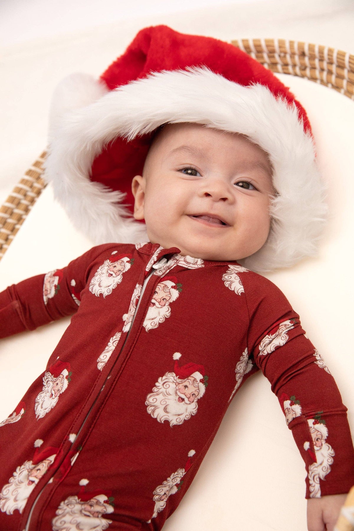 Tiny toes Baby Co - Christmas Vintage Santa Baby Bamboo Zipper Romper