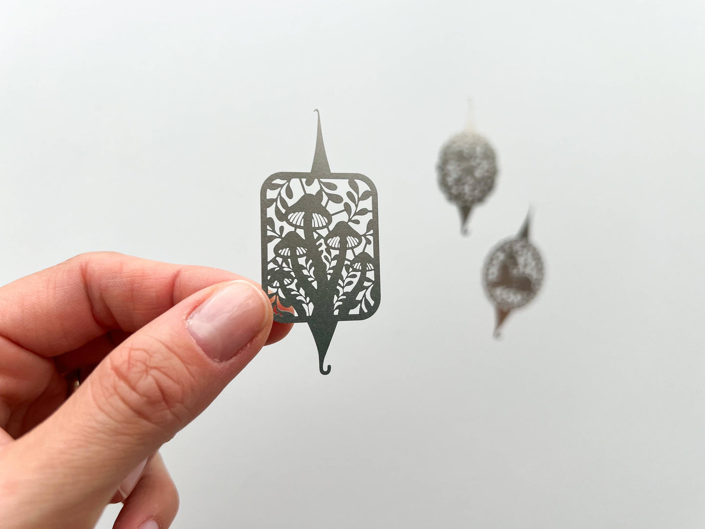 Matryoshka Doll Shop - Needle threader for embroidery, cross stitch, sewing