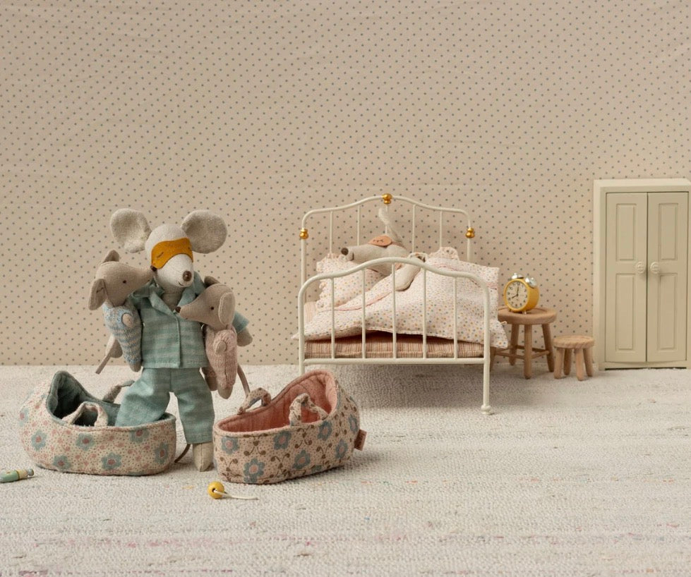 Maileg - Baby Mouse in Carrying Cot