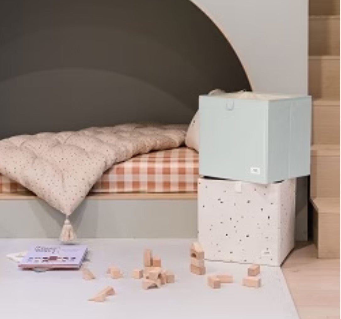 3 Sprouts- Storage Box /Clay