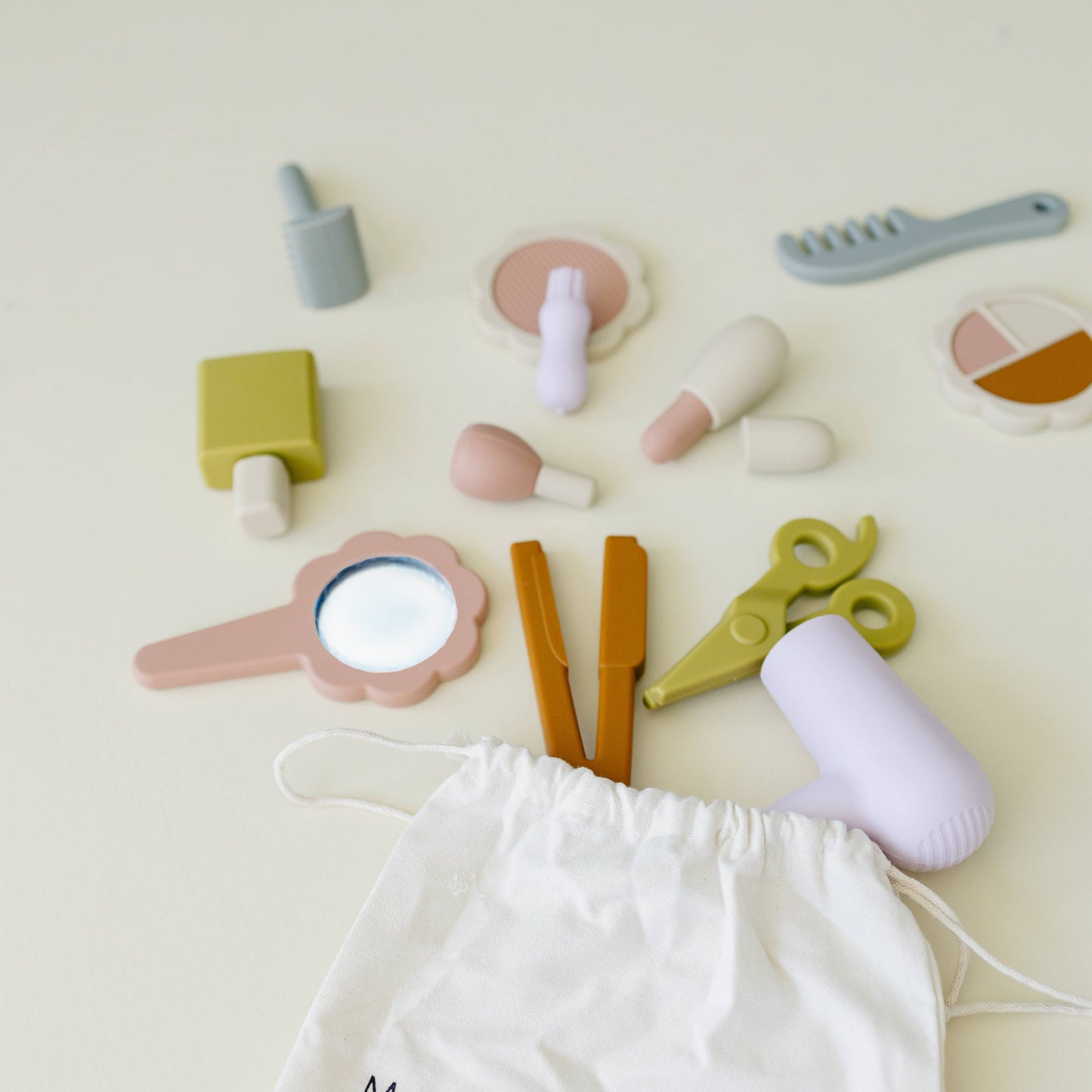 Marlowe & Co - Silicone Hair and Makeup Play Set