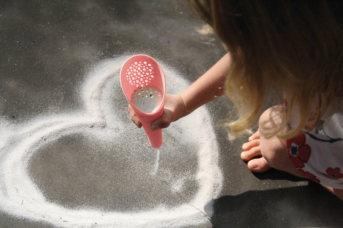 Quut Toys - Quut Beach Set -  Mini Ballo, Cuppi and Magic Sand Shape