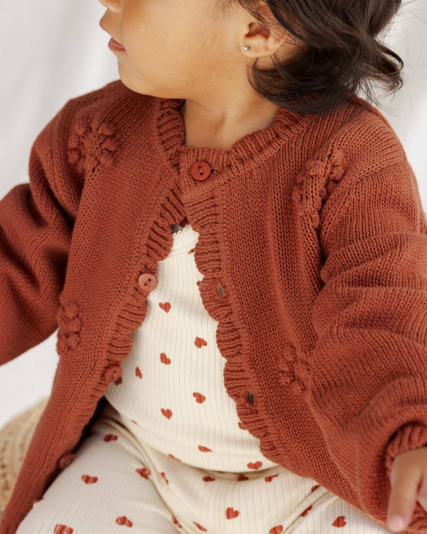 Quincy Mae - Knit Cardigan || Red