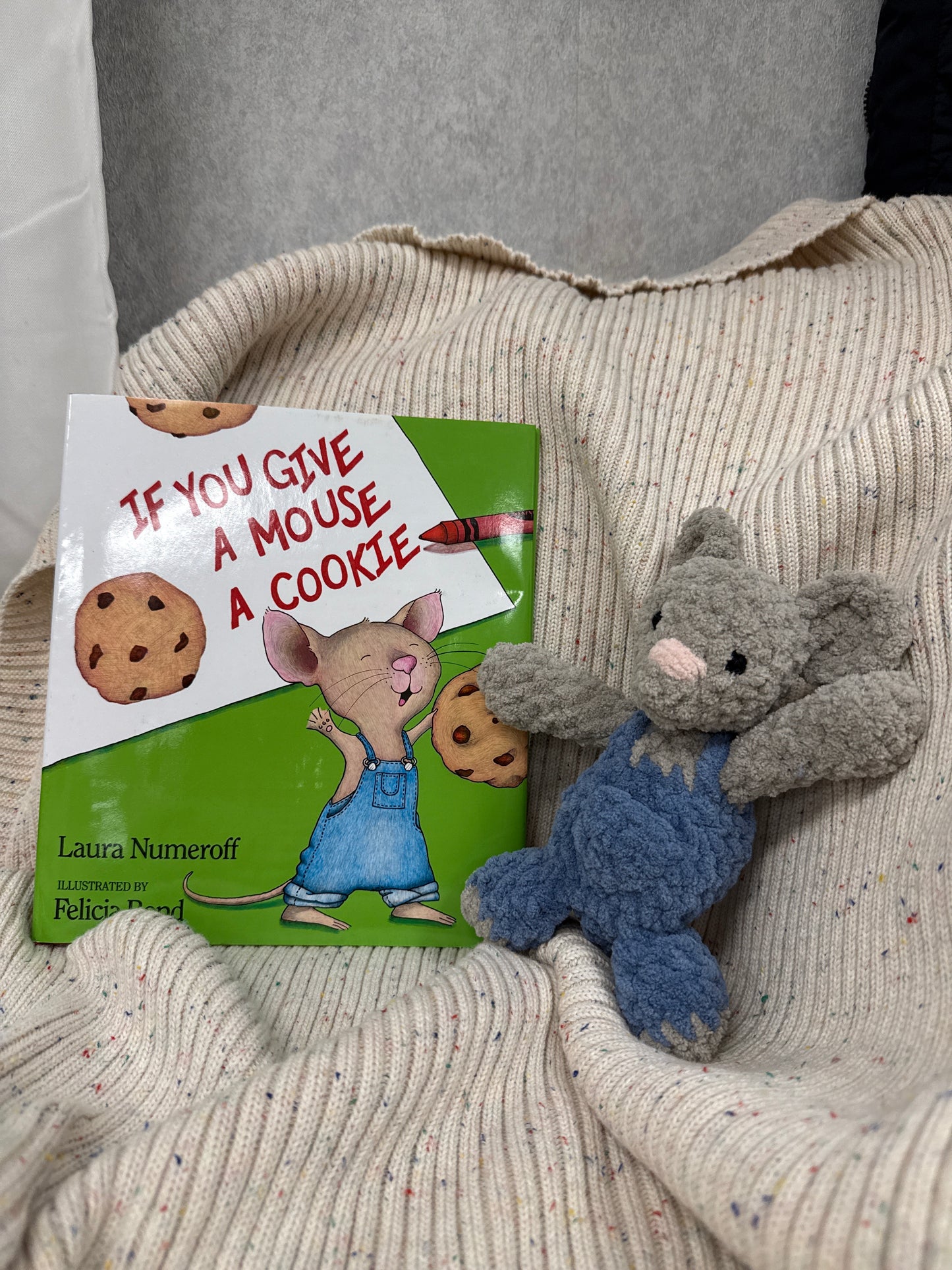 Cason Crochet - Book Buddy - If You Give A Mouse A Cookie