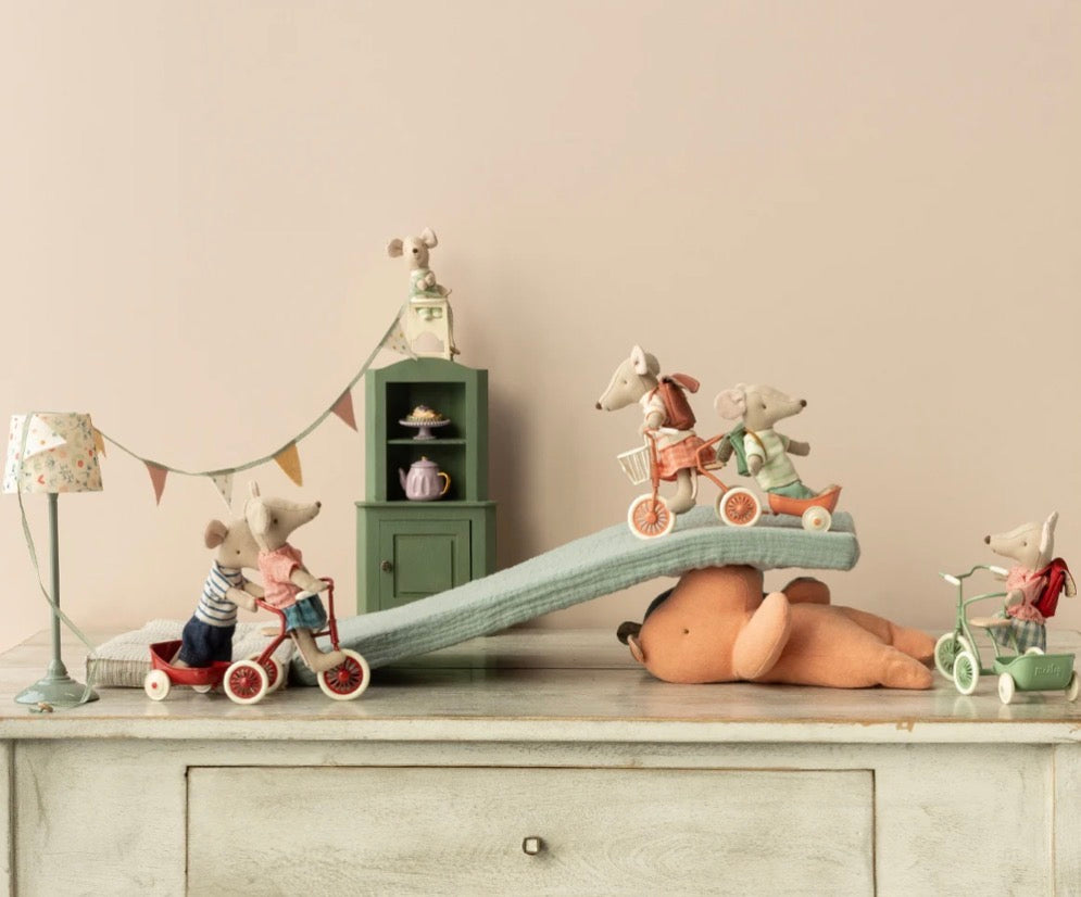Maileg - Tricycle Mouse, Big Sister - Coral