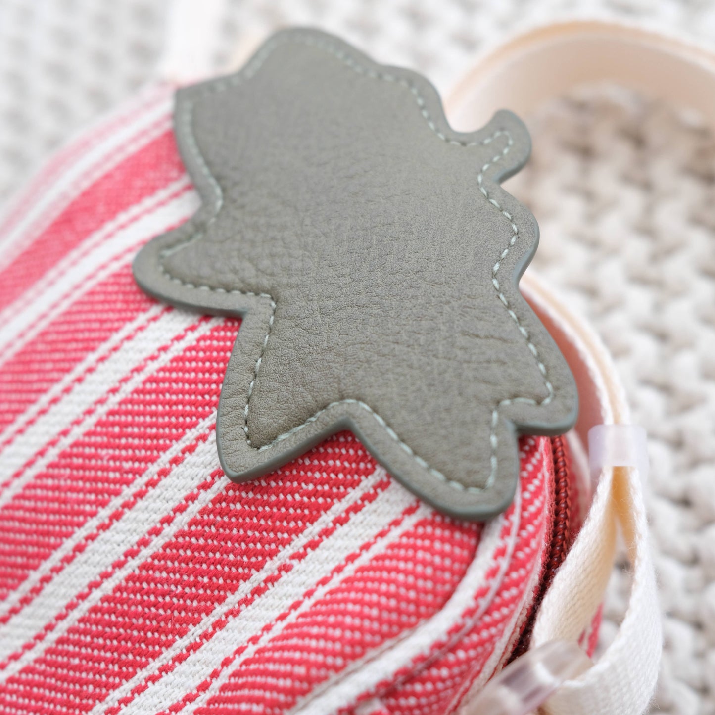 Little Lamb Kind - BERRY CUTE // Sling bag