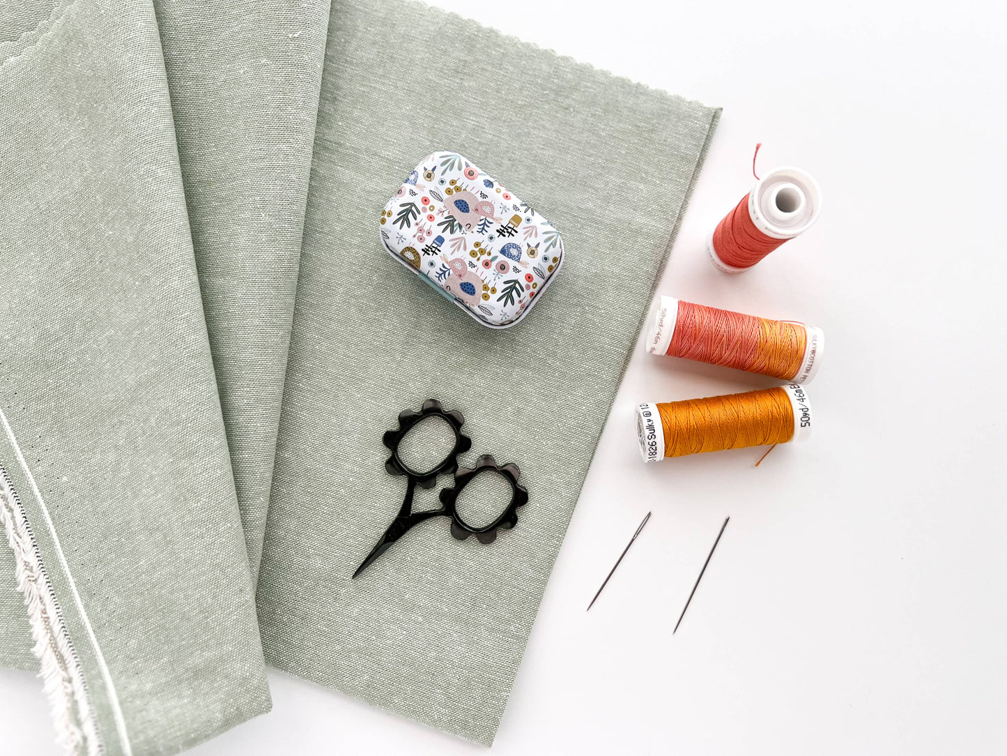 Matryoshka Doll Shop - Magnetic needle tin, floral needle case, needle keeper