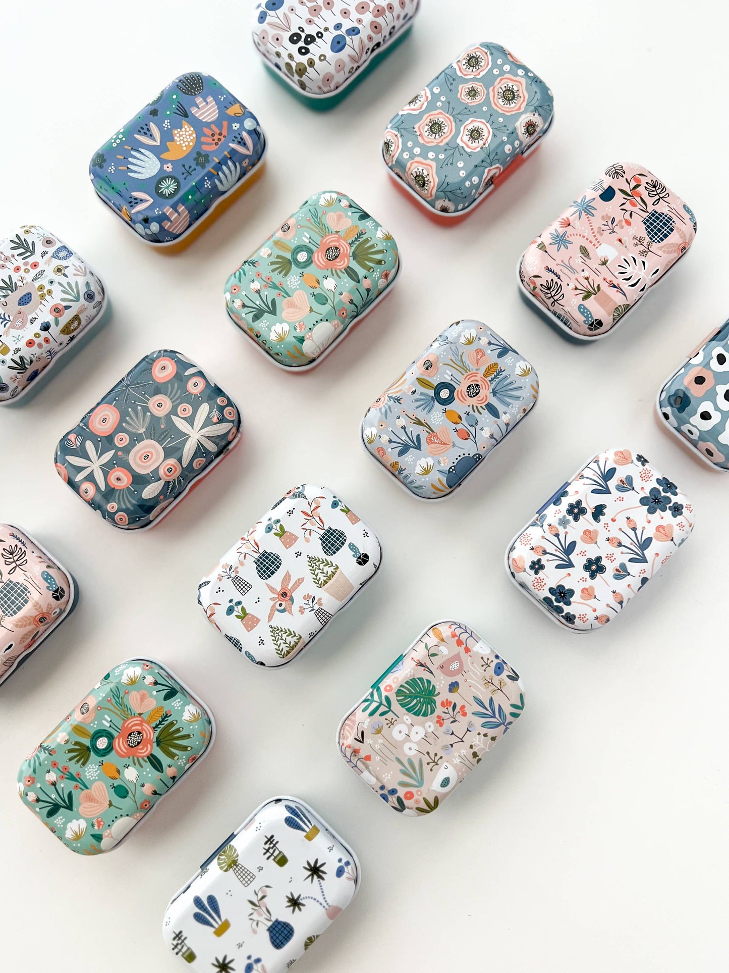 Matryoshka Doll Shop - Magnetic needle tin, floral needle case, needle keeper