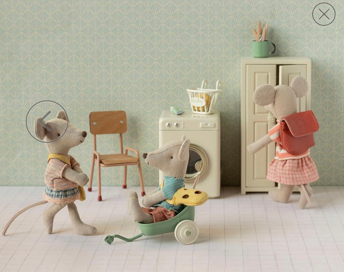 Maileg - Little Sister Mouse with Bag