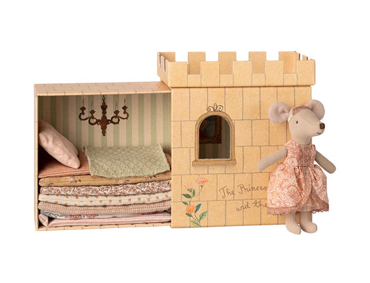 Maileg - Princess and the Pea. Big sister mouse
