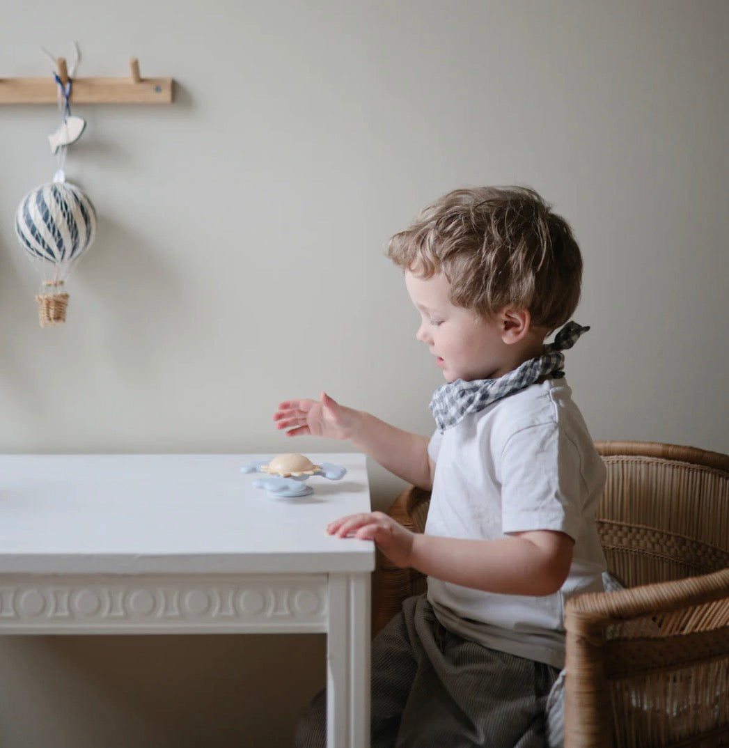 Mushie - Suction Spinner Toy