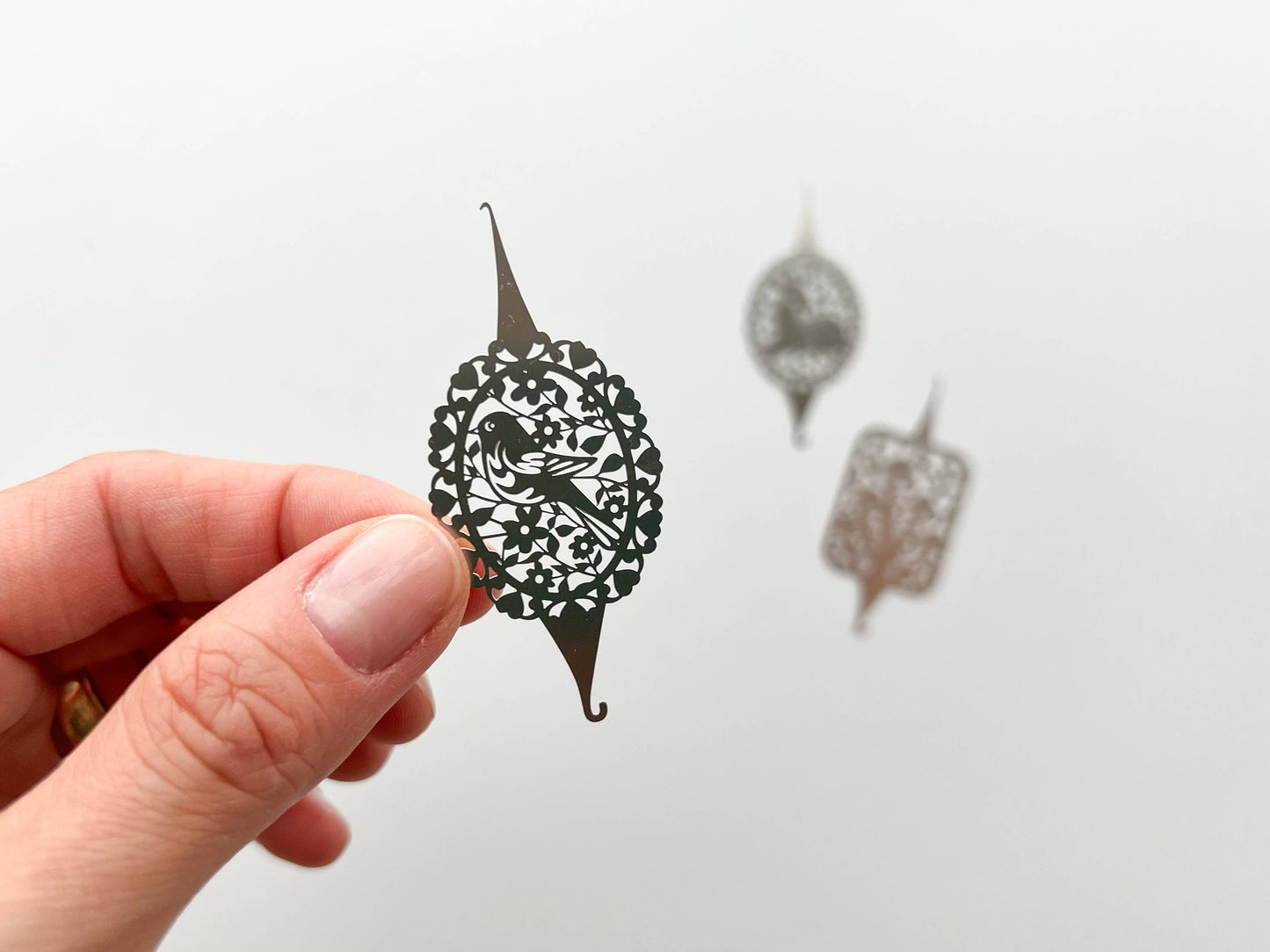 Matryoshka Doll Shop - Needle threader for embroidery, cross stitch, sewing