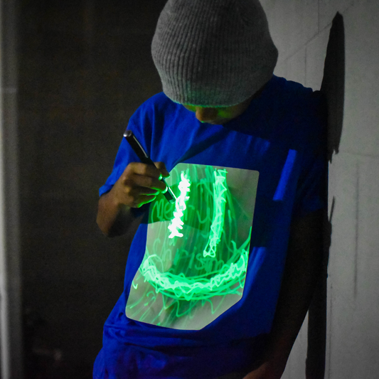 Illuminated Apparel - Kids Interactive Glow T-shirt - Blue/Green