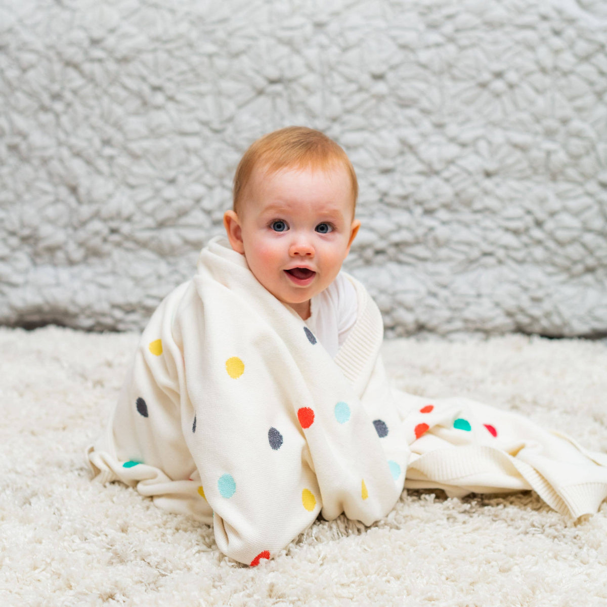 Darzzi - Polka Dot Knit Baby Blanket