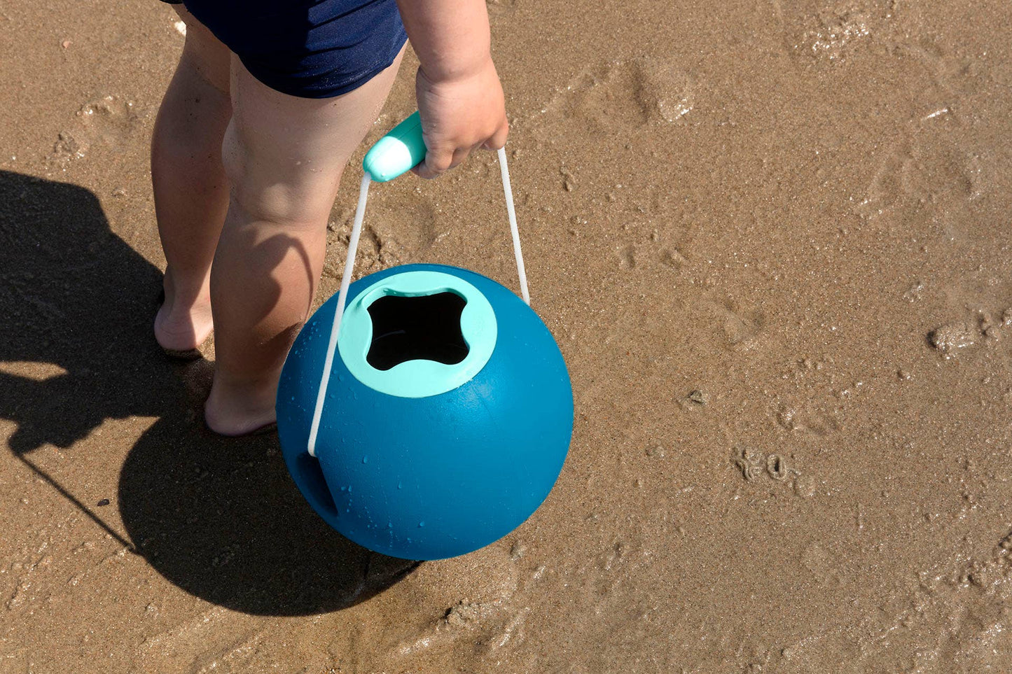 Quut Toys - Quut Beach Set -  Mini Ballo, Cuppi and Magic Sand Shape