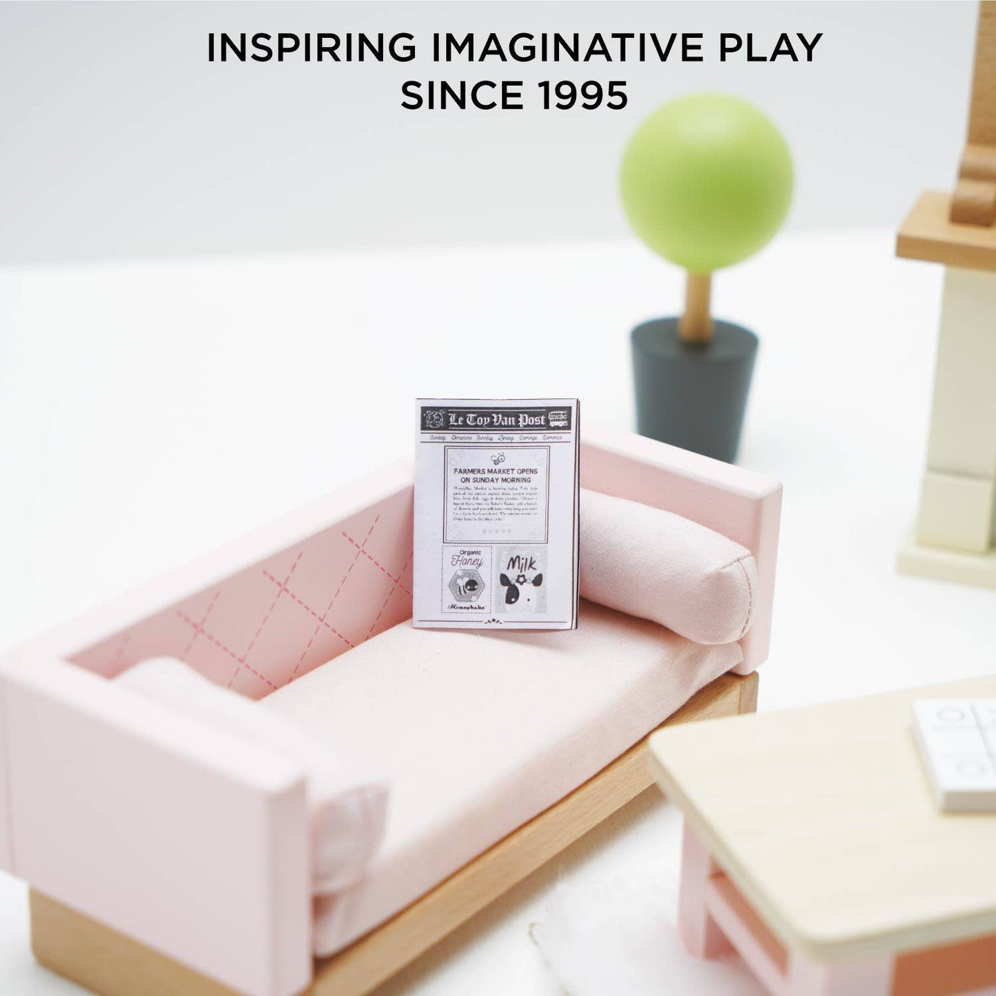 Le Toy Van, Inc. - Wooden Dolls House Living Room
