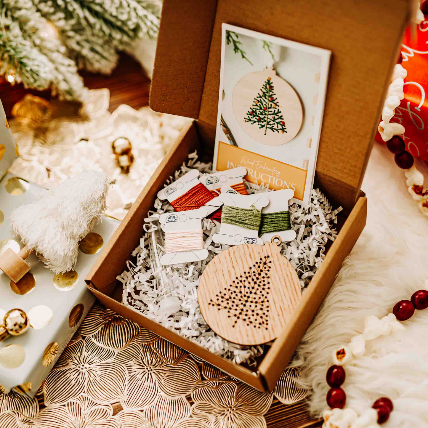 The HNB House - Christmas Tree Ornament Embroidery DIY Kit