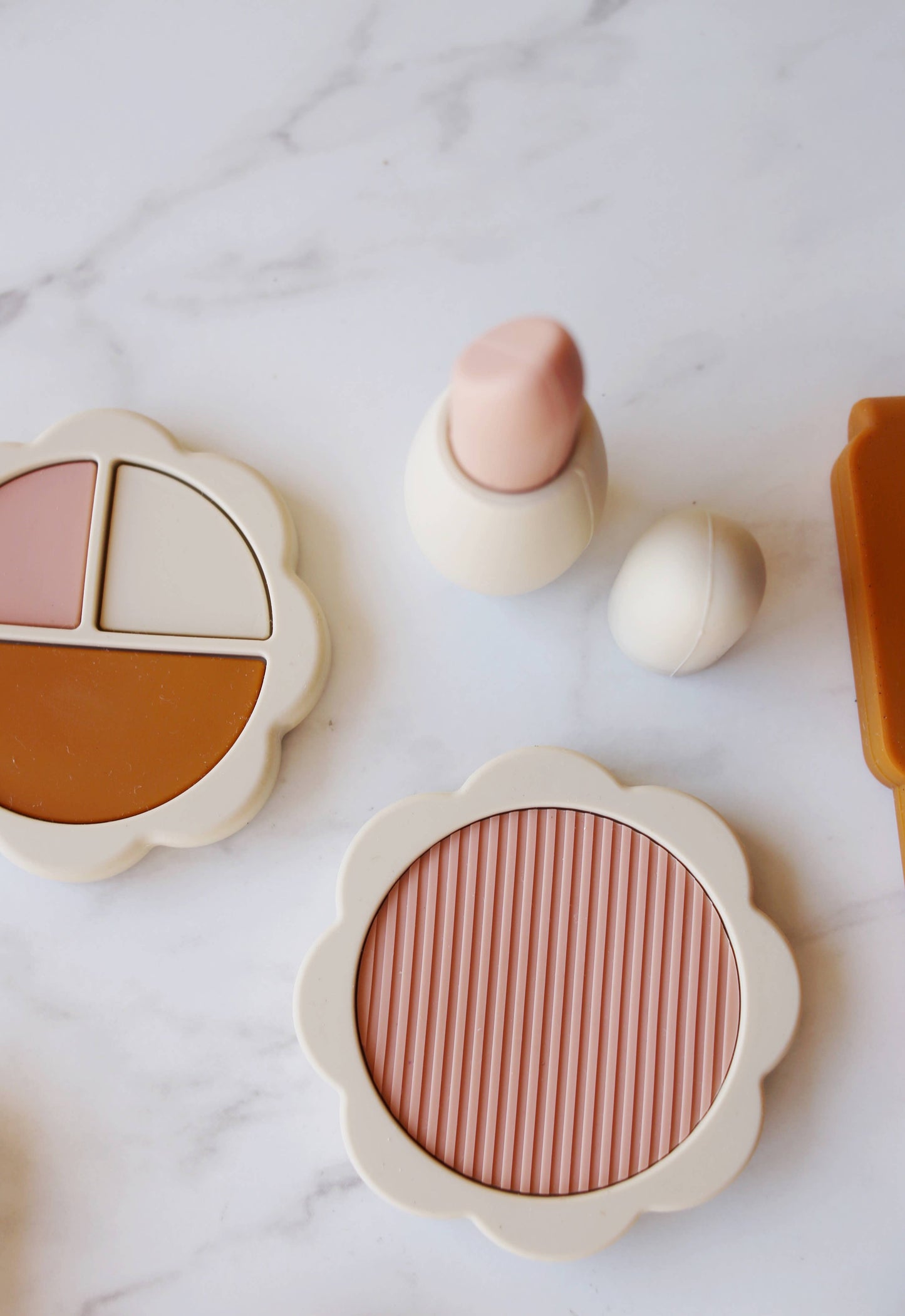 Marlowe & Co - Silicone Hair and Makeup Play Set