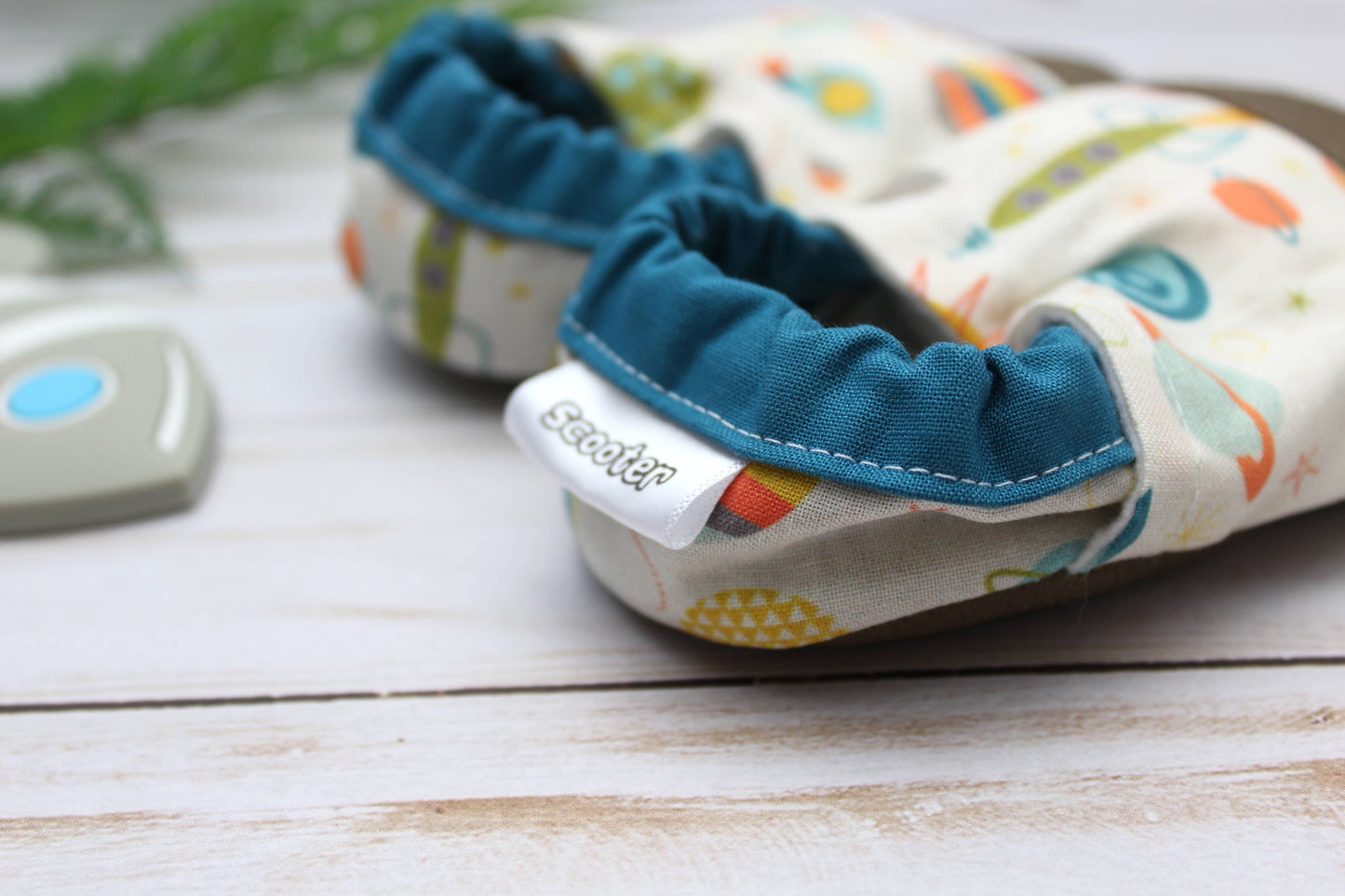 Scooter Booties - Retro Space Baby Shoes 6-12m